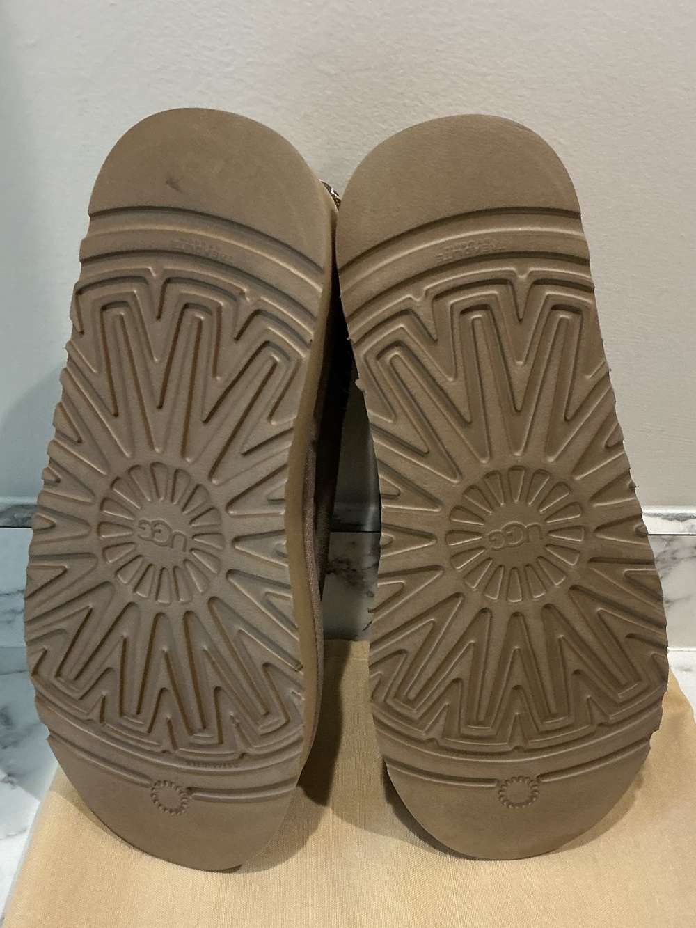 UGG Women’s Tazz II Taupe Suede Slip-On Loafers with Contrast Stitching SIZE 9 - Picture 4 of 4